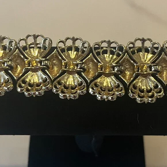 Vintage  Pegasus CORO Filigree Bow Link Bracelet - Picture 4 of 5